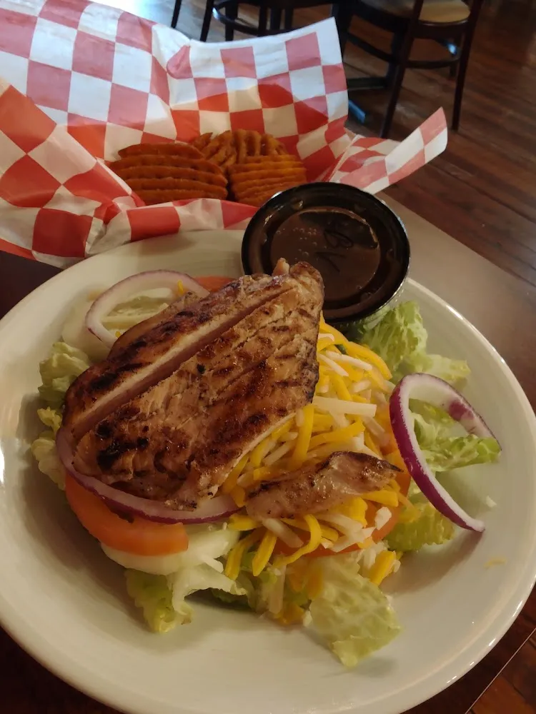 Grilled Chicken Salad with Balsamic Vinaigrette
